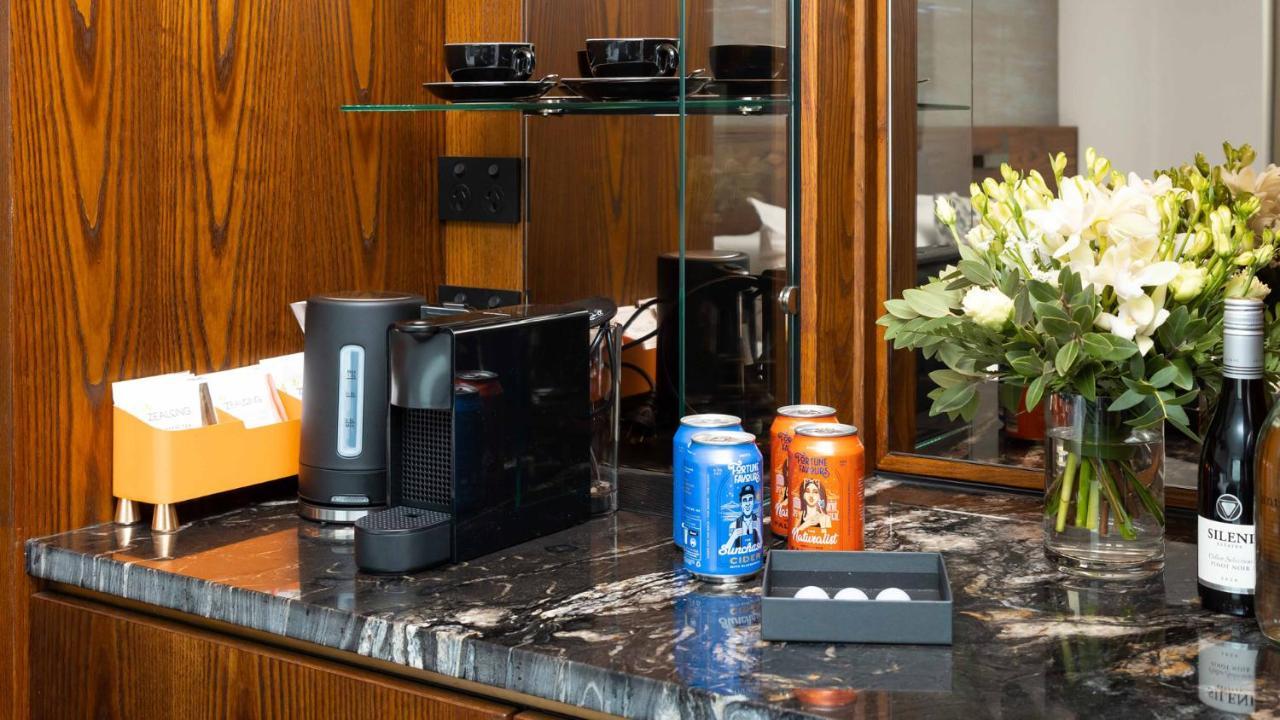 Horizon By Skycity Όκλαντ Εξωτερικό φωτογραφία A Nespresso coffee machine in a hotel room