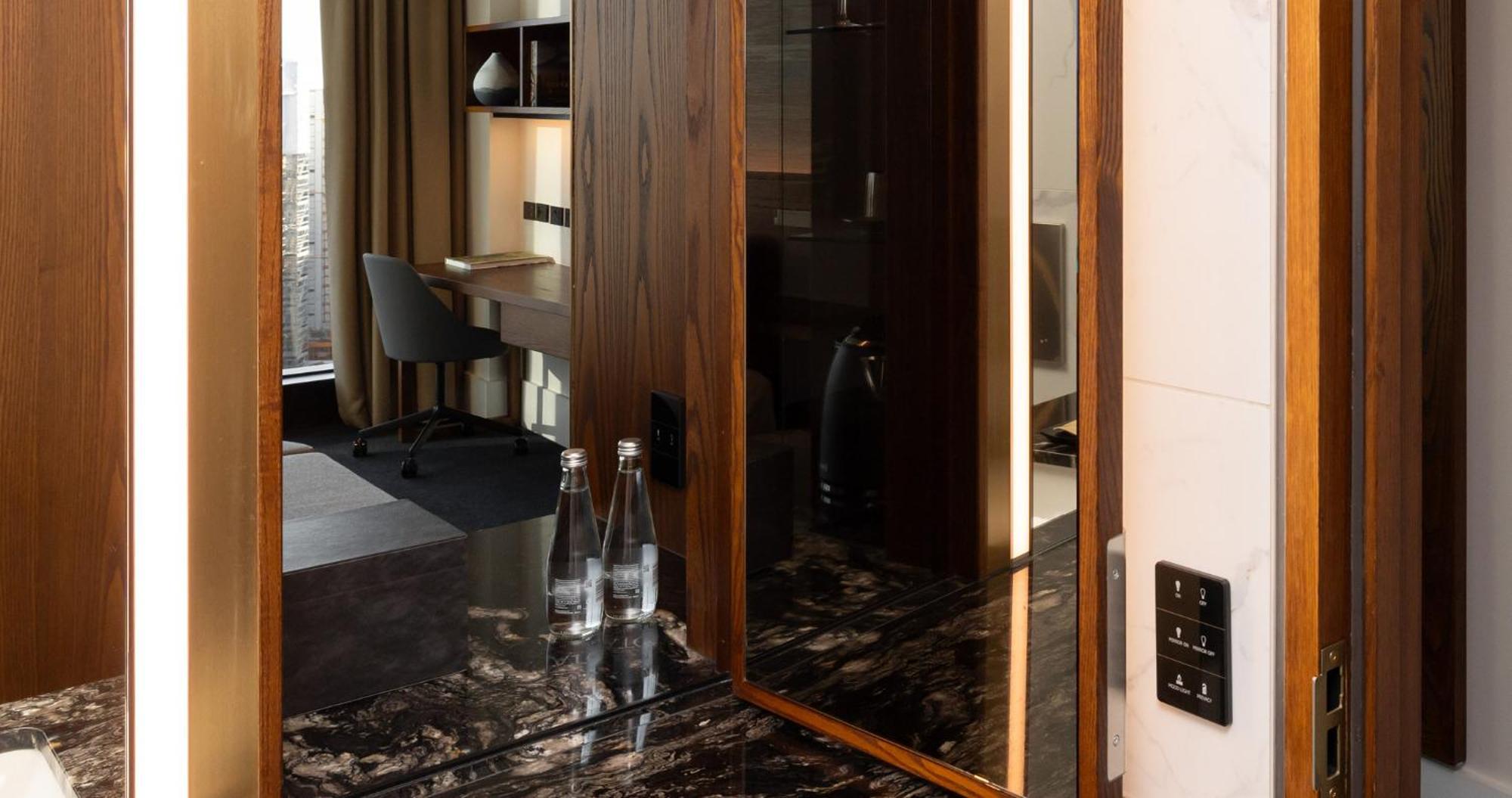 Horizon By Skycity Όκλαντ Εξωτερικό φωτογραφία A mirror in a hotel room
