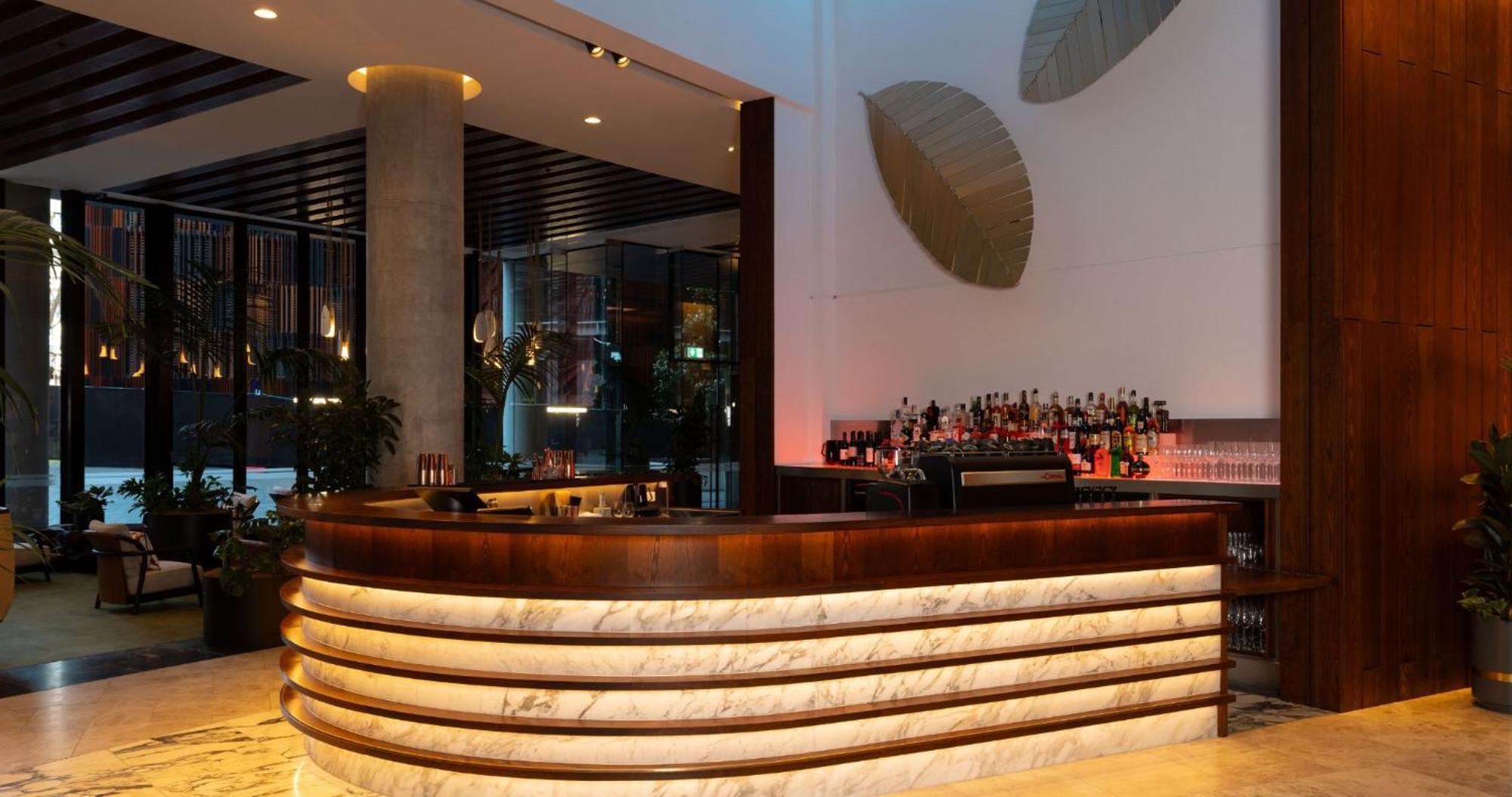Horizon By Skycity Όκλαντ Εξωτερικό φωτογραφία The bar at the Mandarin Oriental, Munich